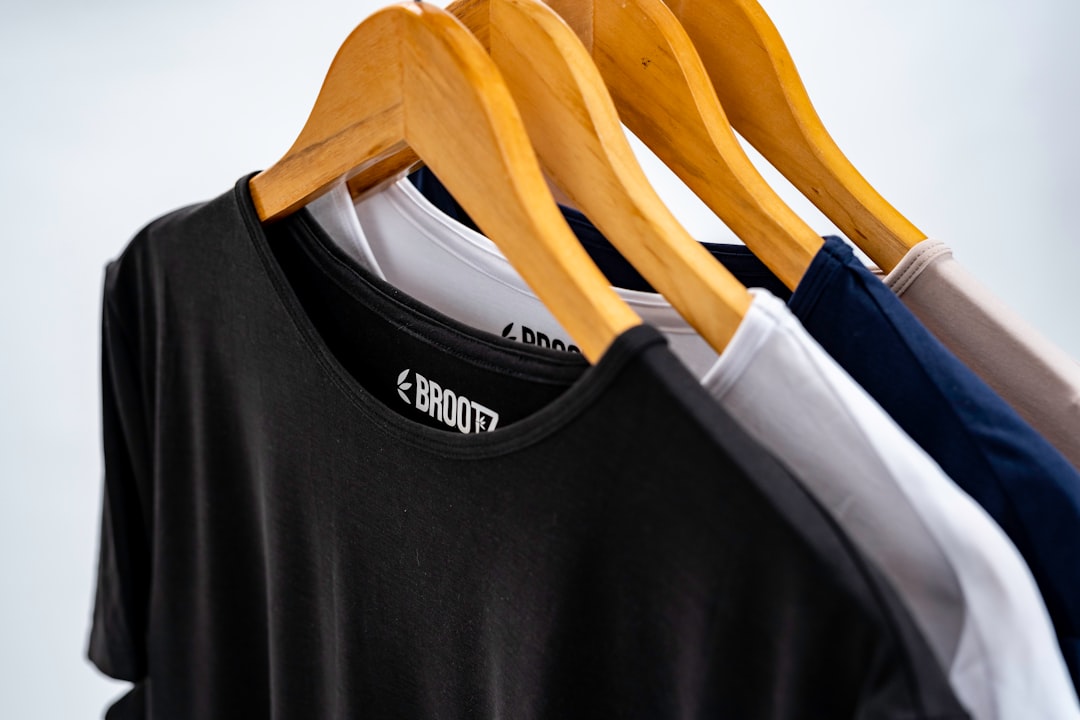 a-pair-of-yellow-gloves-zgmew4dazgm